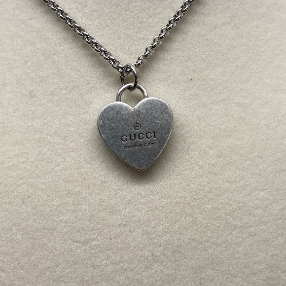 Gold Gucci Heart Zipper Pull Necklace - Picture 3 of 4